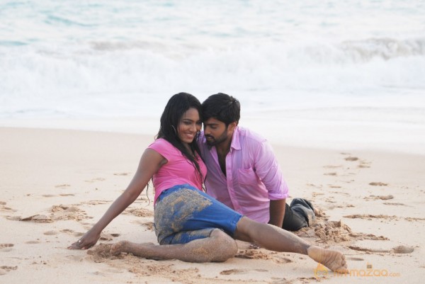 Nathikal Nanaivathillai Movie Latest Photos