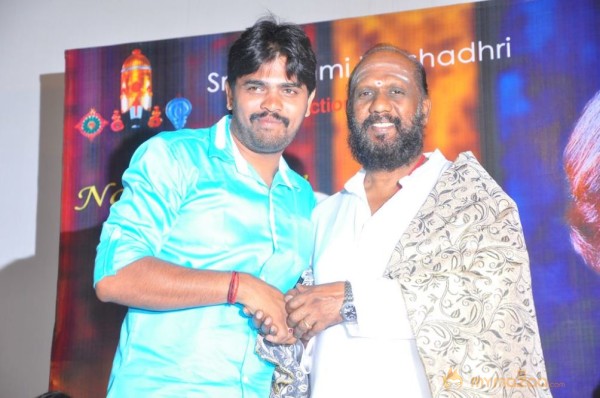 Nee En Uyire Movie Audio Launch Stills