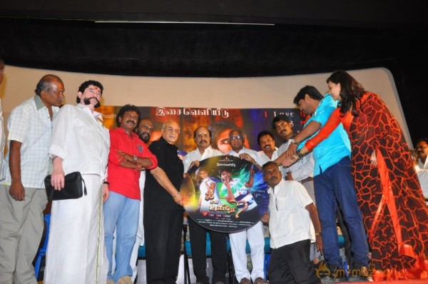 Nee En Uyire Movie Audio Launch Stills