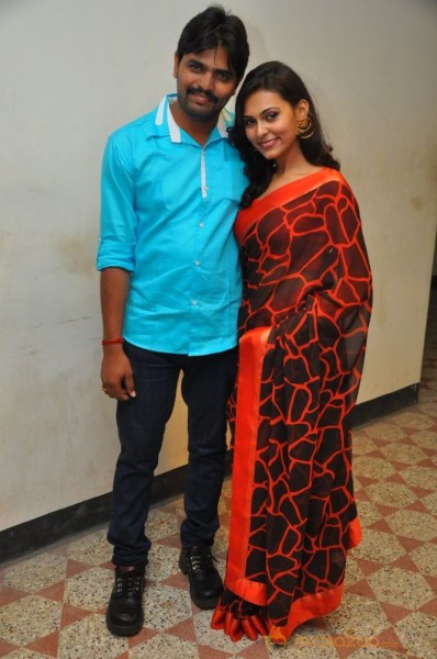 Nee En Uyire Movie Audio Launch Stills