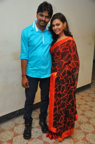 Nee En Uyire Movie Audio Launch Stills