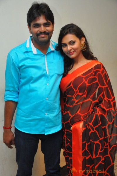 Nee En Uyire Movie Audio Launch Stills