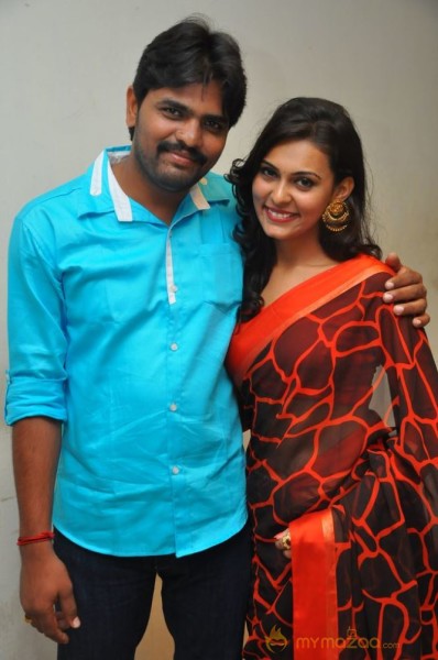 Nee En Uyire Movie Audio Launch Stills