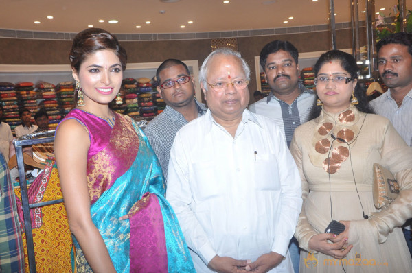 Parvathy Omanakuttan Launch Women's World Store  