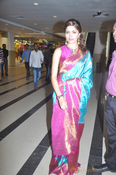 Parvathy Omanakuttan Launch Women's World Store  