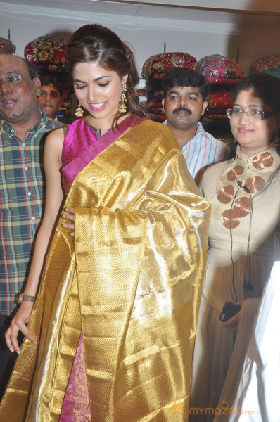 Parvathy Omanakuttan Launch Women's World Store  