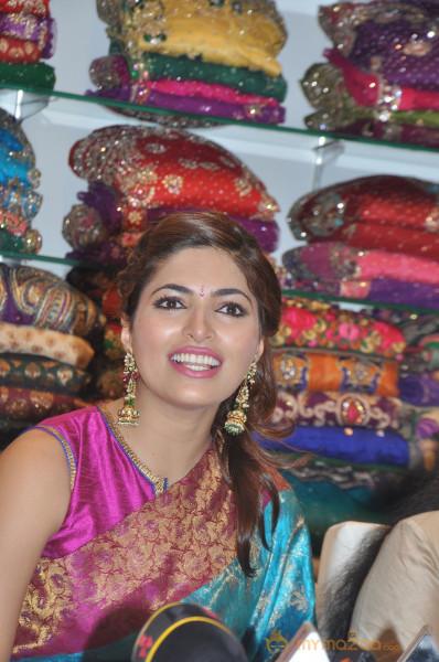 Parvathy Omanakuttan Launch Women's World Store  