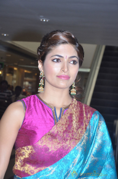 Parvathy Omanakuttan Launch Women's World Store  