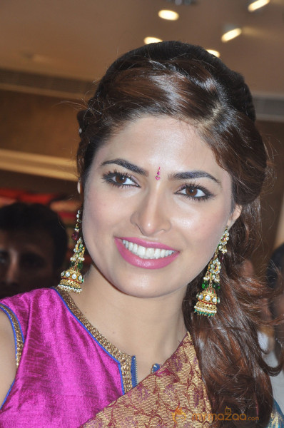 Parvathy Omanakuttan Launch Women's World Store  