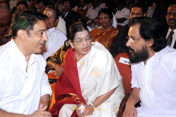 Rajini, Kamal at Kaviperarasu Vairamuthu Aayiram Songs launched stills