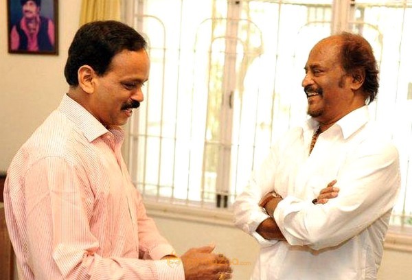 Rajinikanth' Appreciates Dhananjayan Book