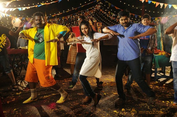 Romba Nallavanda Nee Movie Stills