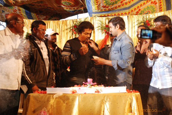 Santhanam Birthday Celebration On The Sets Of Thalaivan 