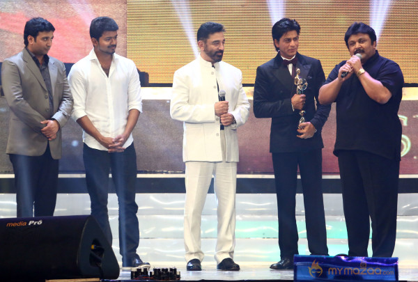 Shahrukh Khan At 7th Annual Vijay Awards  