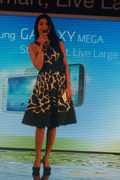 Shriya Launch Samsung Galaxy Smart Phone  