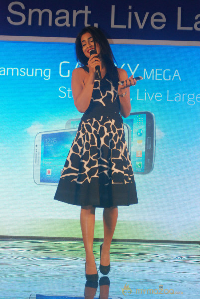 Shriya Launch Samsung Galaxy Smart Phone  