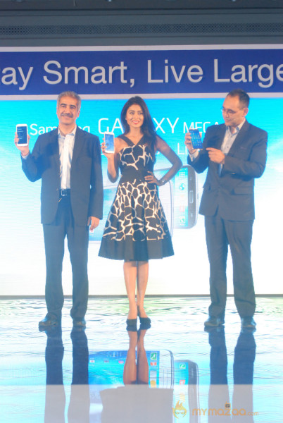 Shriya Launch Samsung Galaxy Smart Phone  