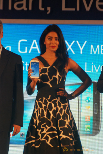 Shriya Launch Samsung Galaxy Smart Phone  