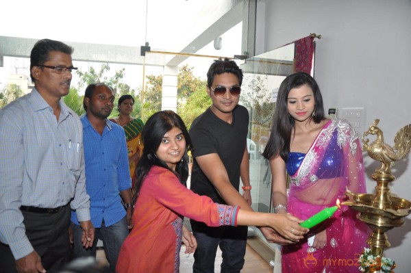 Shrujan Hand Embroidred Exhibition Launch Photos