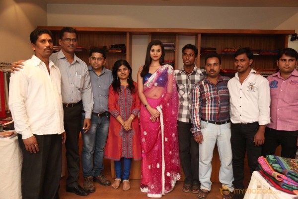 Shrujan Hand Embroidred Exhibition Launch Photos