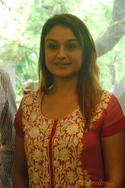 Sonia Agarwal Launch Musee Musical Piano Salon  