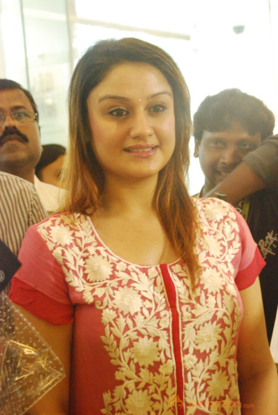 Sonia Agarwal Launch Musee Musical Piano Salon  