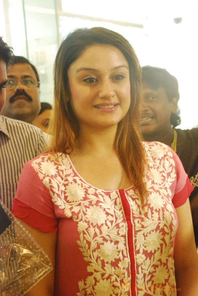 Sonia Agarwal Launch Musee Musical Piano Salon  