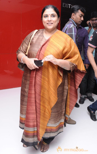 Stars At Vishwaroopam Movie Premiere Show 