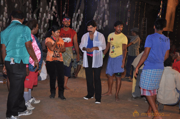 Sutta Pazham Sudatha Pazham Movie Onlocation Stills 