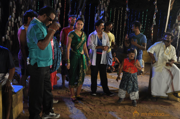 Sutta Pazham Sudatha Pazham Movie Onlocation Stills 