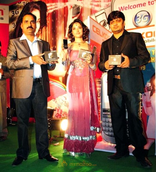 Tamanna Launch Celkon C 999 3G Mobile 