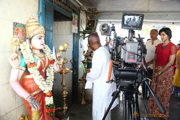 Tamil Movie dhanshika Raani Movie Pooja Stills