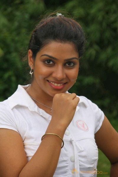 Thavani Kaatru Movie stills