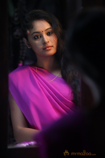 Thottal Thodarum Movie Photos