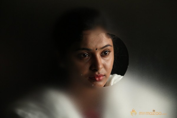 Thottal Thodarum Movie Photos