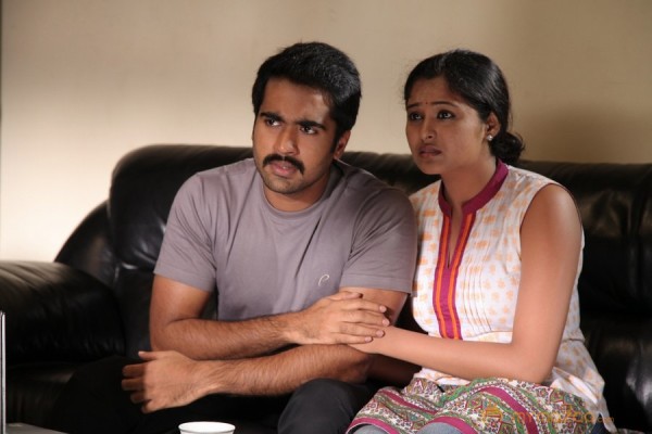 Thottal Thodarum Movie Photos