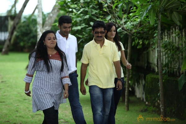 Thottal Vidathu Movie Working Stills