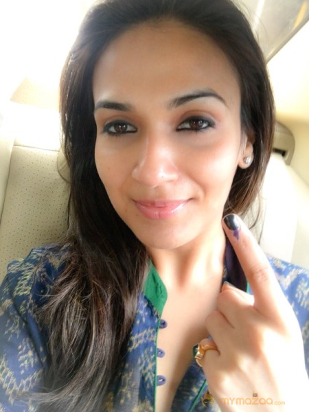 TN Election Celebrity Voting Pics 