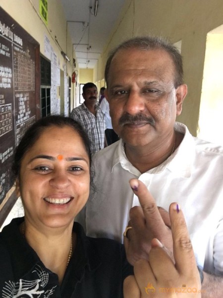 TN Election Celebrity Voting Pics 