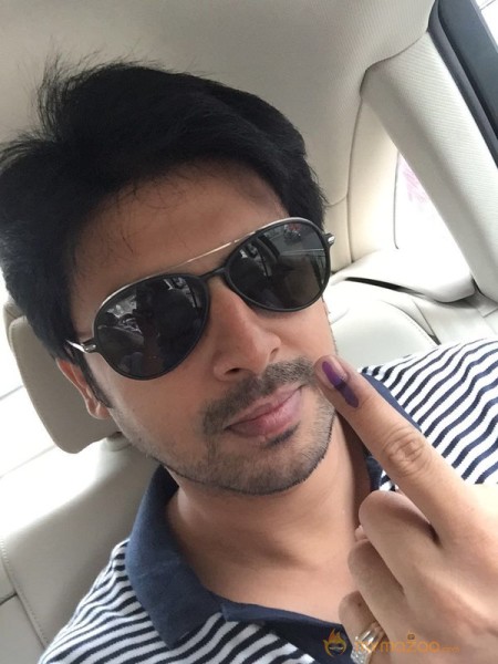 TN Election Celebrity Voting Pics 