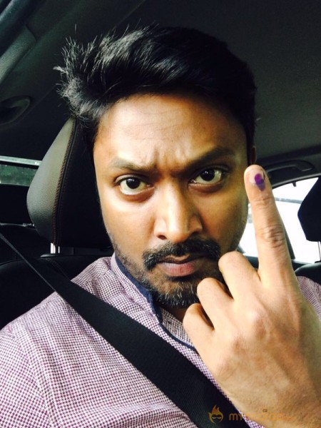 TN Election Celebrity Voting Pics 