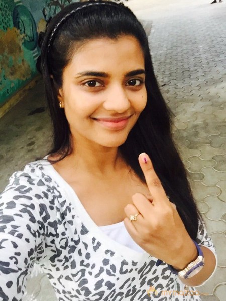 TN Election Celebrity Voting Pics 