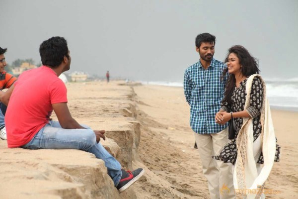 Velai Illa Pattadhari Movie Stills