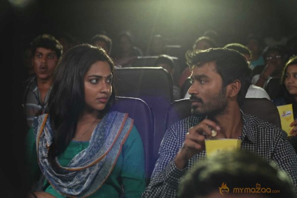 Velai Illa Pattadhari Movie Stills