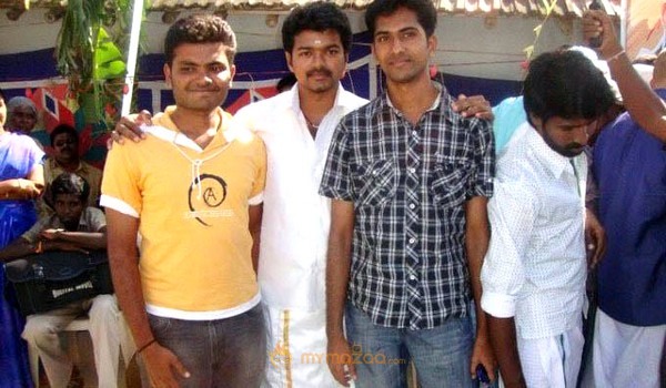 Vijay Velayutham  Location Stills