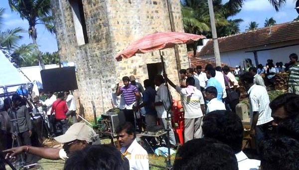 Vijay Velayutham  Location Stills