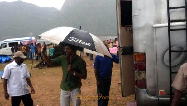 Vijay Velayutham  Location Stills