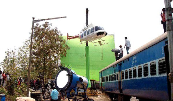 Vijay Velayutham  Location Stills