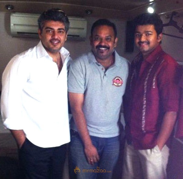 Vijay With Ajith’ At Mangatha On Location Stills 