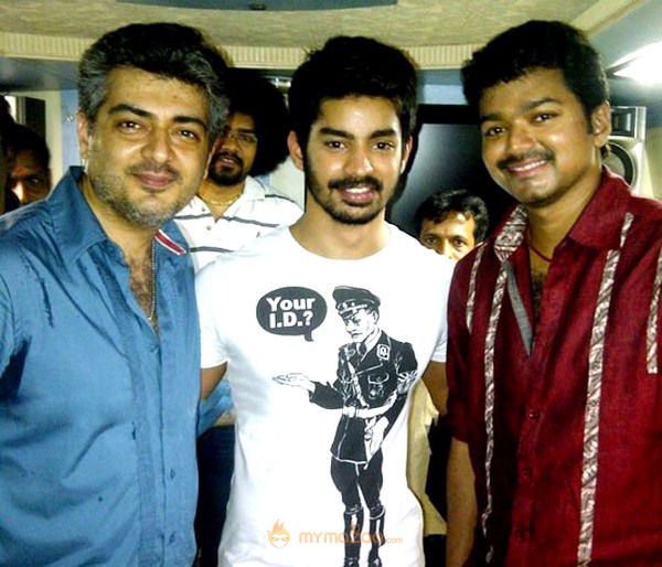 Vijay With Ajith’ At Mangatha On Location Stills 